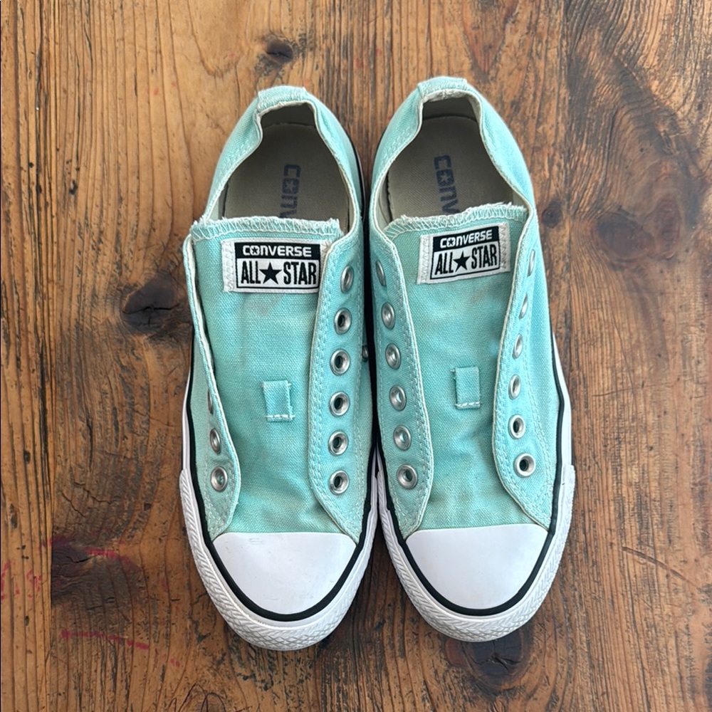Converse Aqua Sneakers Women’s size 7